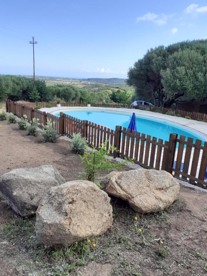 Agriturismo Gli Olivastri, Appartamento La Rosa Dei Venti Con Piscina E Solarium , Vista Mare ,Climatizzatore ,Wifi Aglientu Exteriör bild